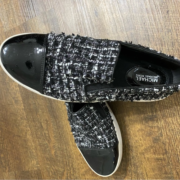 Michael Kors black shoe size 8.5 - Picture 2 of 4